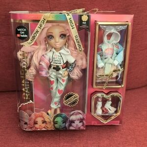 Rainbow High Kia Hart Doll NIB with Outfit